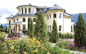 Villa Victoria
